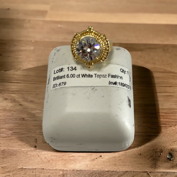 Beautiful Ring - Picture 7 of 10